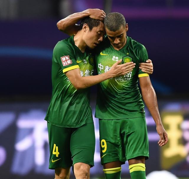 爱游戏体育-今夜成都蓉城备战足总杯,豪取连胜细节曝光,质疑声仍在,数据趋势出现新变化的简单介绍