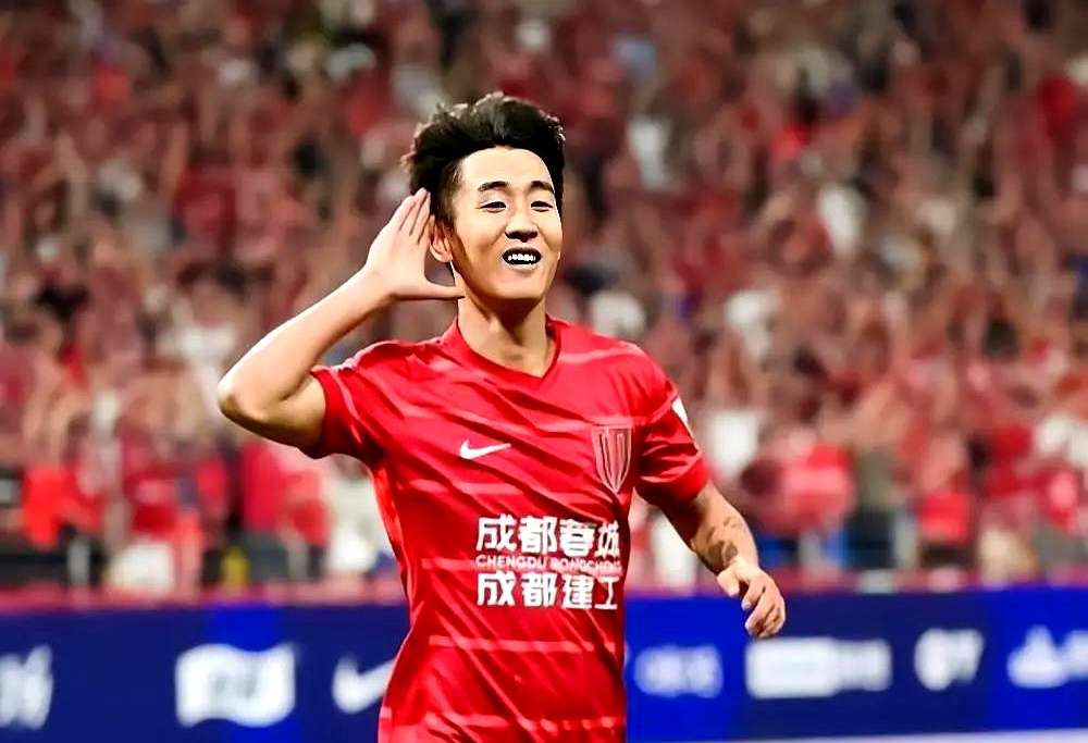 爱游戏体育-今夜成都蓉城备战足总杯,豪取连胜细节曝光,质疑声仍在,数据趋势出现新变化的简单介绍