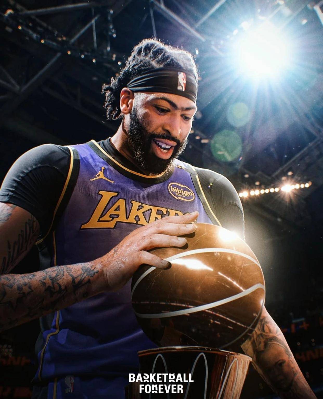 AYX-浓眉哥连续十场比赛得分超过逆转，湖人挑战极限！的简单介绍